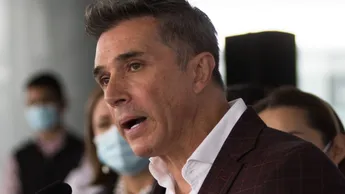 Sergio Mayer es Eliminado de 'La Casa de los Famosos'.